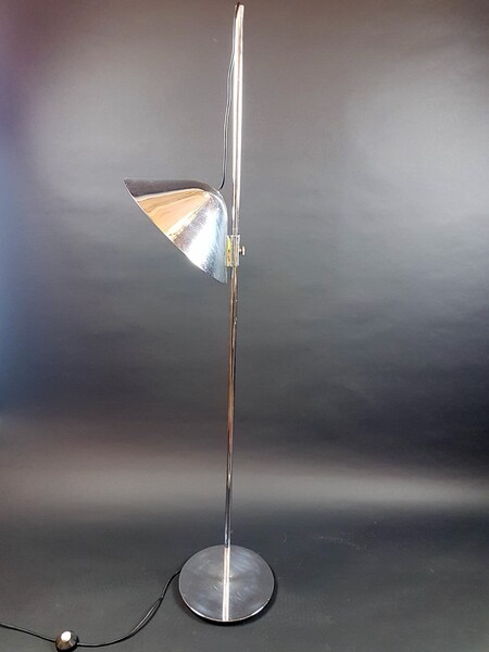 Beautiful chrome floor lamp - adjustable - around 1970