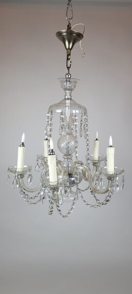 Chandelier with 5 glass sconces