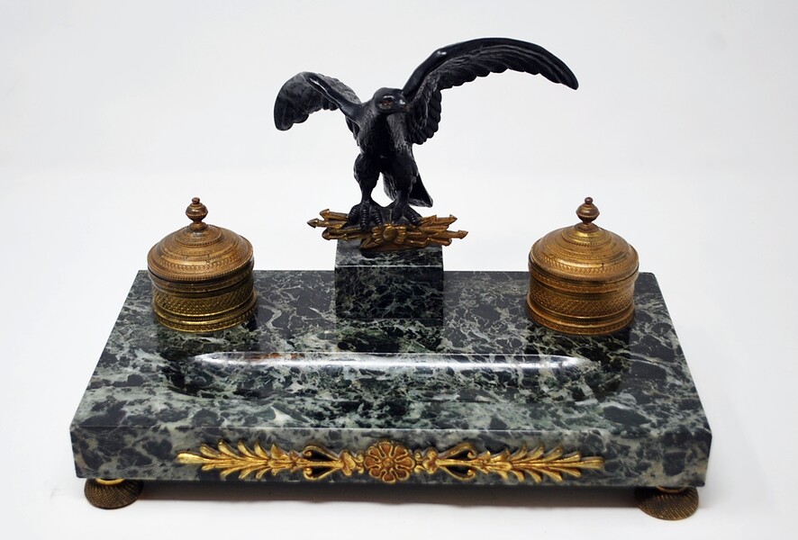Inkwell in black and gilded bronze