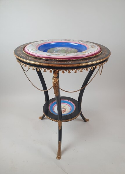 Napoleon III pedestal table 