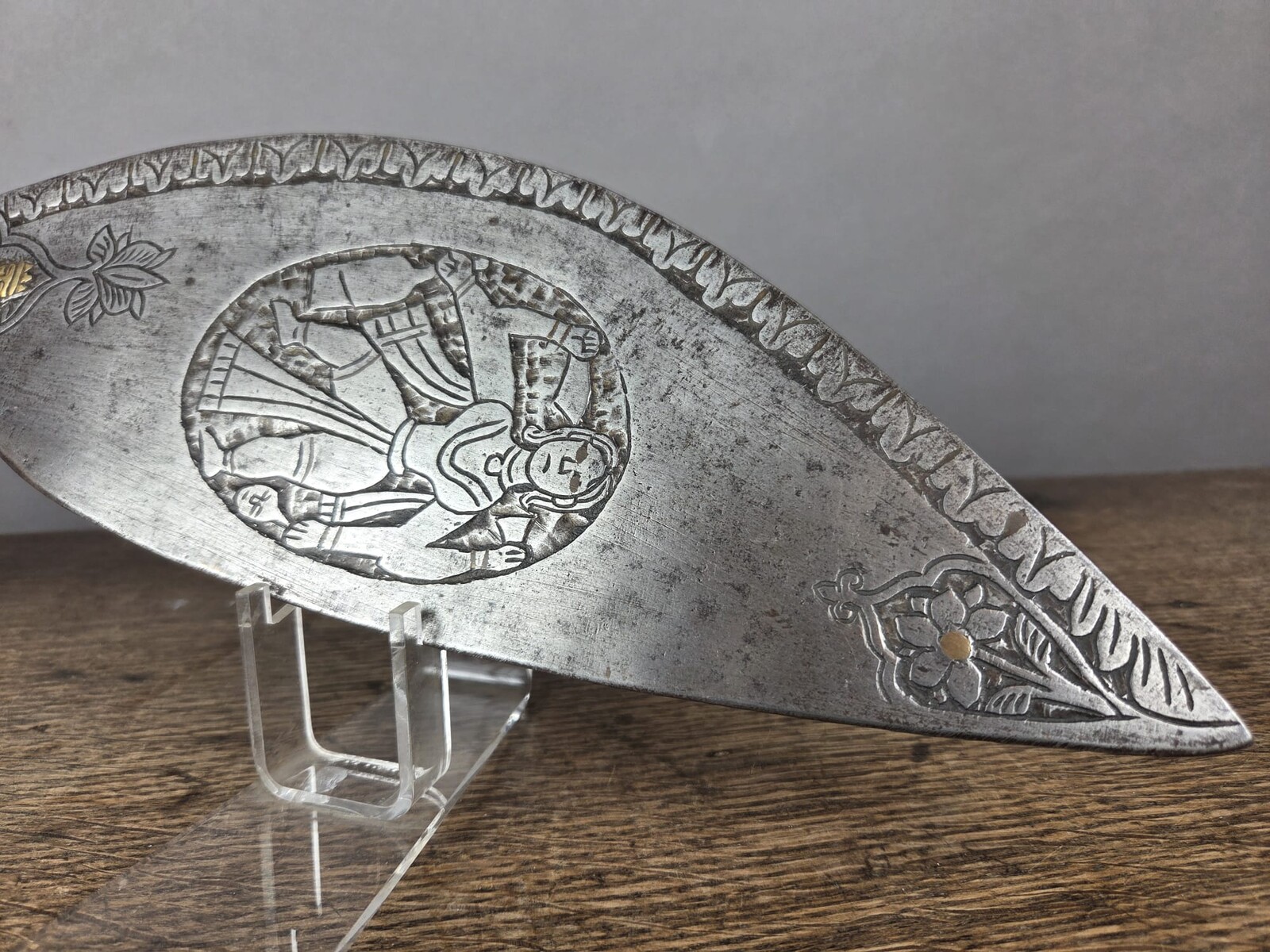 Parade kakric, finely decorated blade, India late 19th century