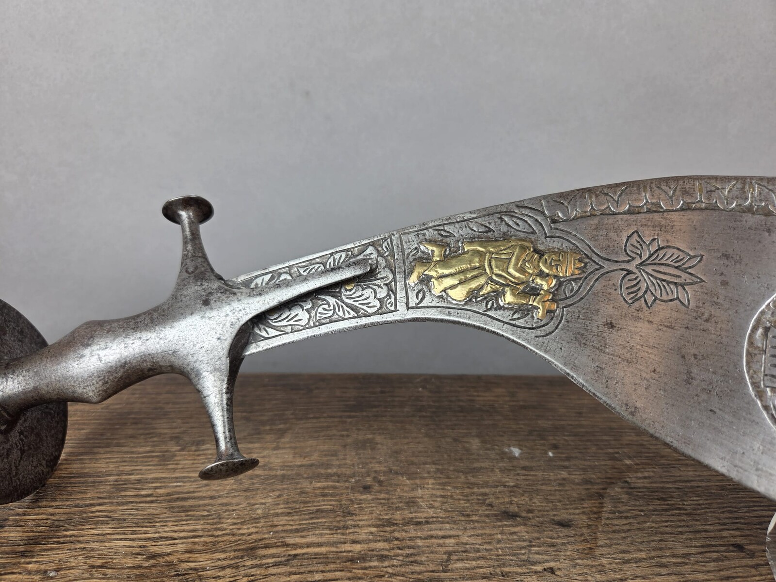 Parade kakric, finely decorated blade, India late 19th century