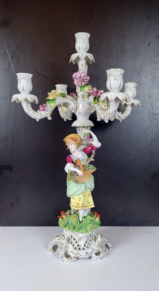 Richly decorated porcelain candelabra - Fruit and flower picker
