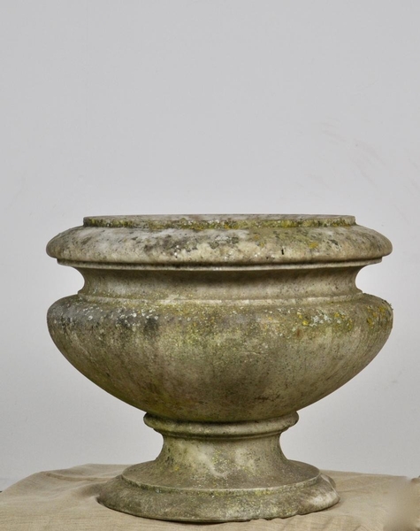 18th C. Marble basin