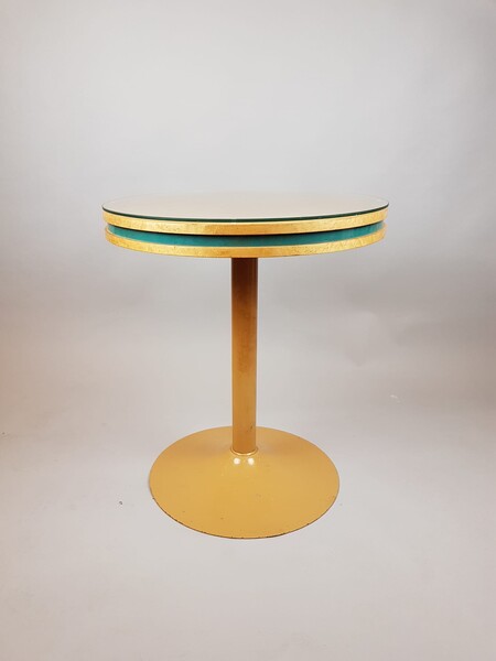 1950s pedestal table - Lacquered metal foot - Veneered shelf - fruit wood
