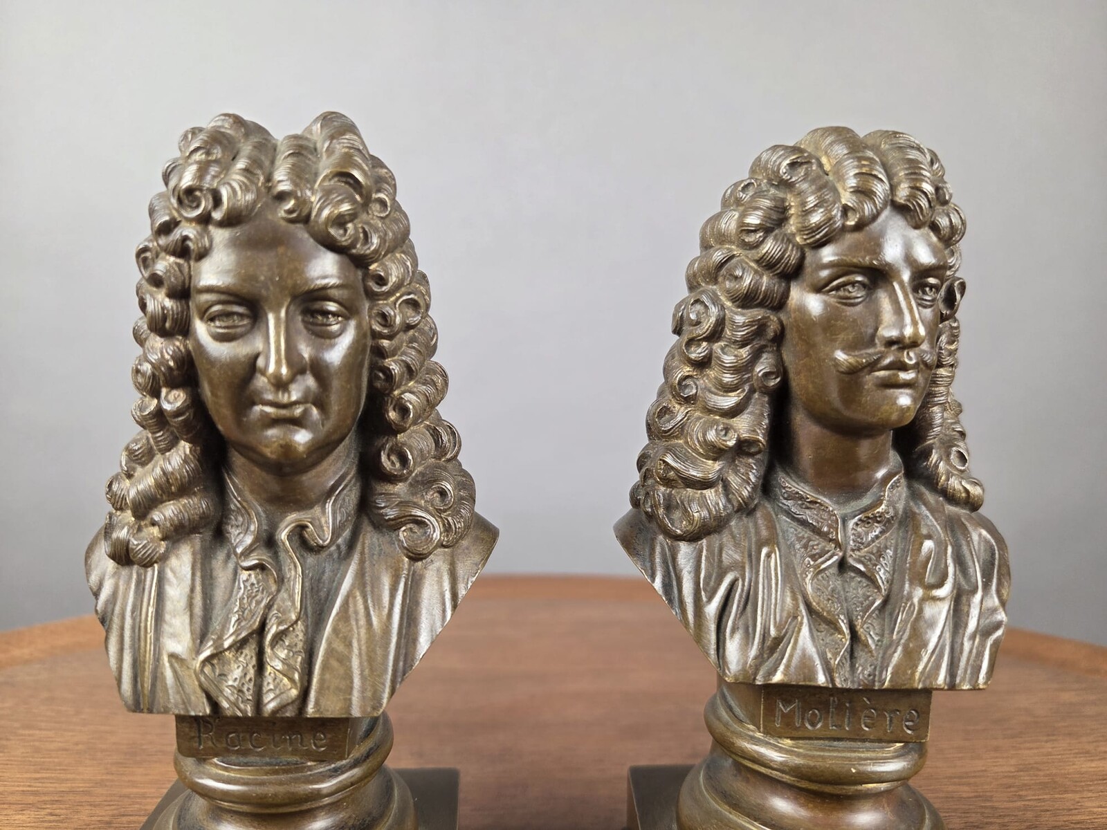 2 small bronze busts, 