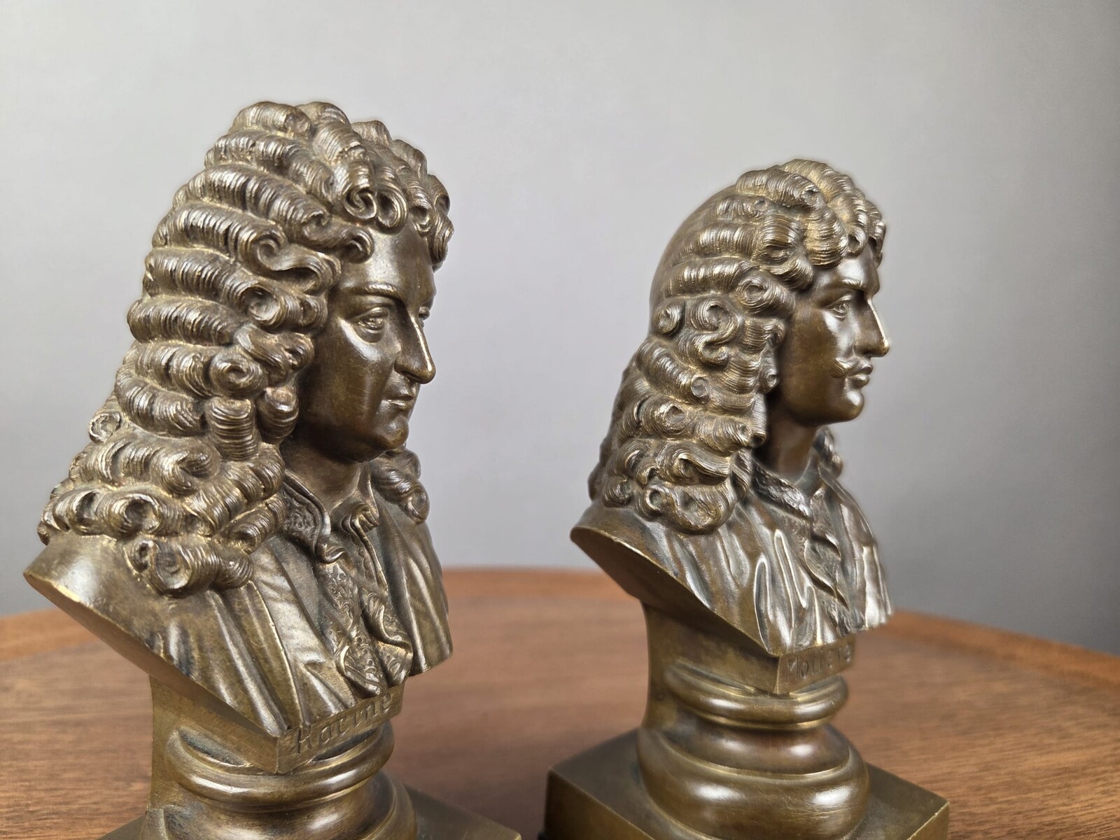 2 small bronze busts, 