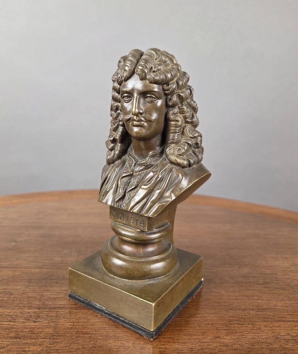 2 small bronze busts, 