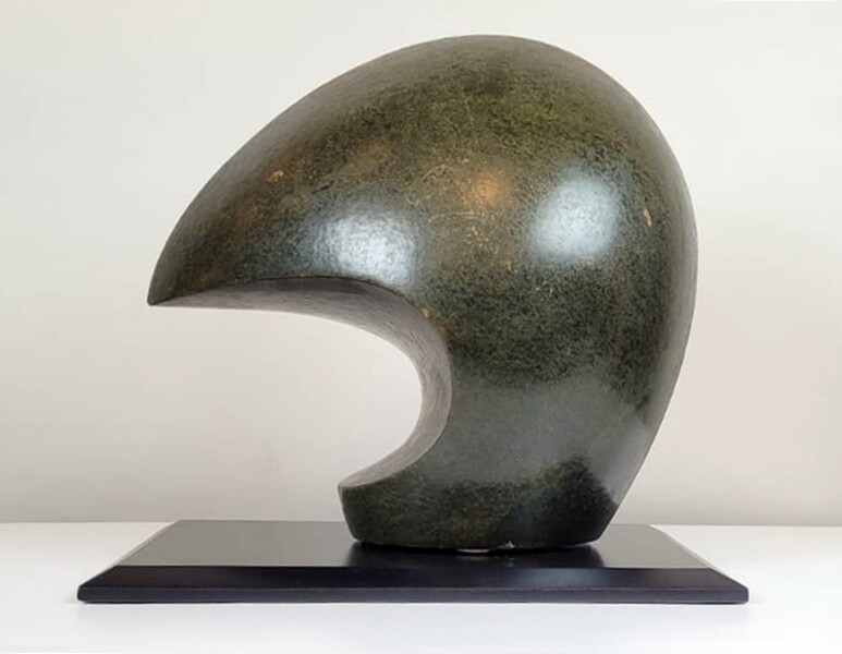 Abstract serpentine sculpture - circa 1960 - artist: Sonwet murombed - Mozambique