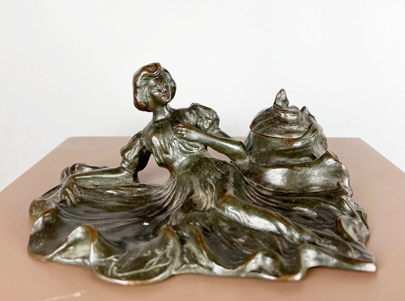 Art Deco bronze inkwell, signed by Arthur Puyt