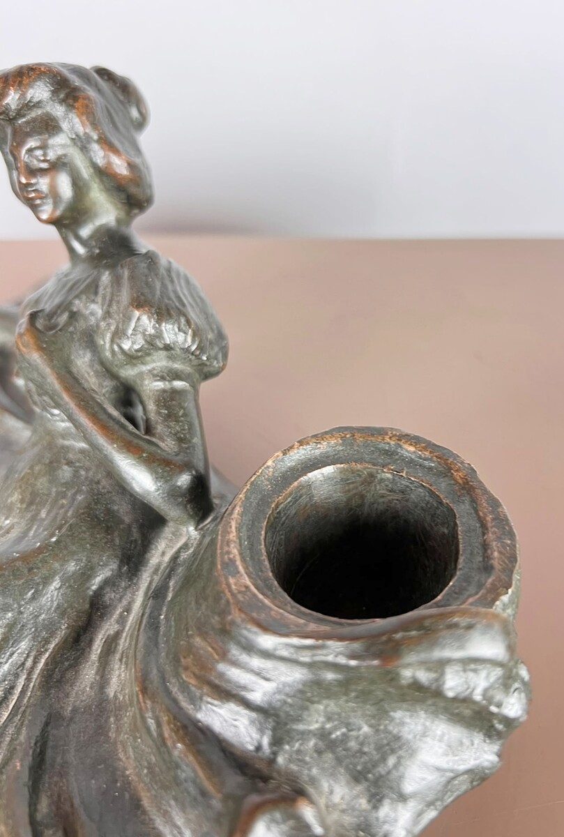Art Deco bronze inkwell, signed by Arthur Puyt