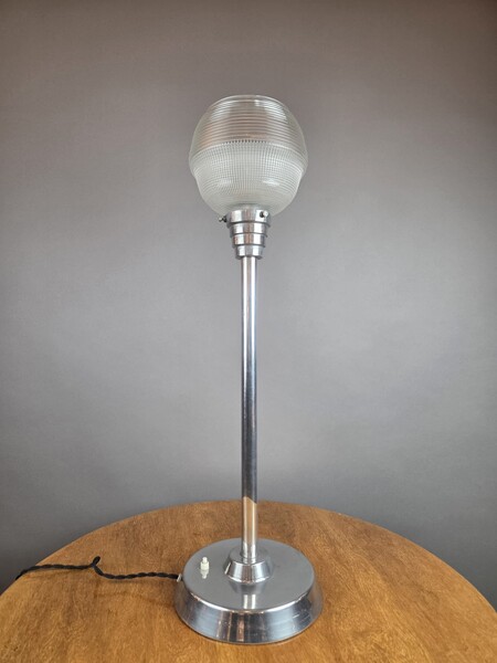 Art Deco lamp in chromed metal
