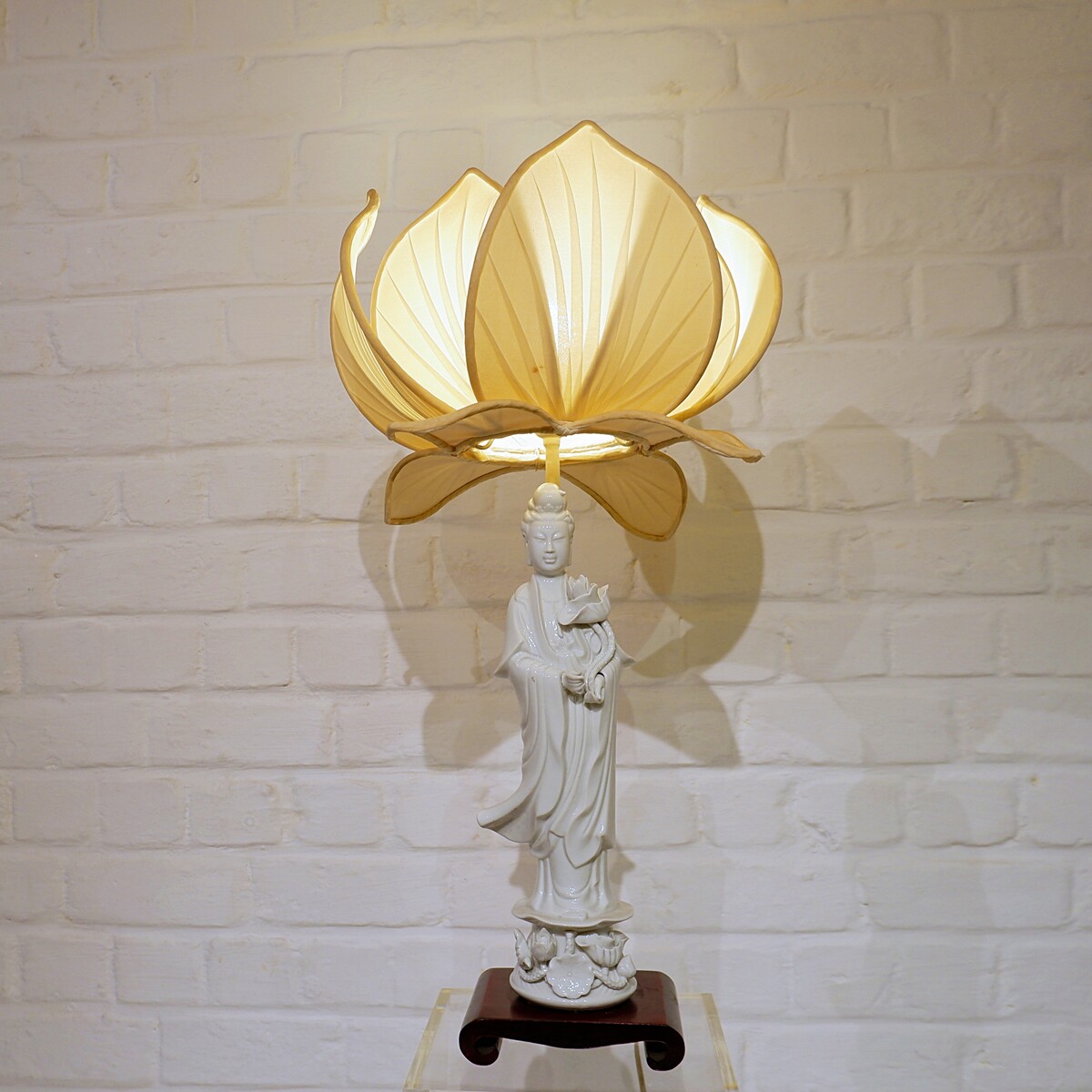 Blanc De Chine lamp 