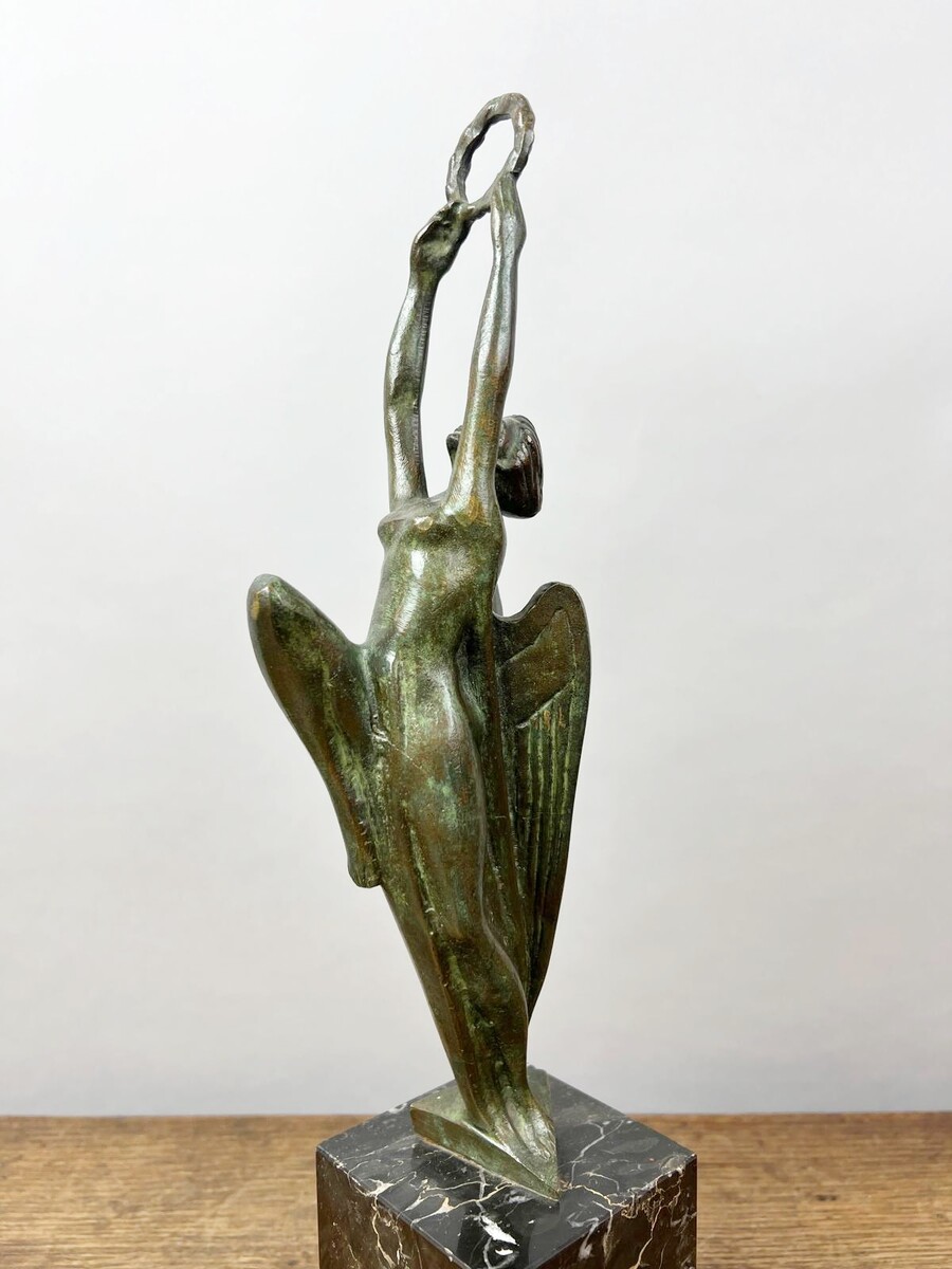 Bronze trophy, Art Deco, Italy