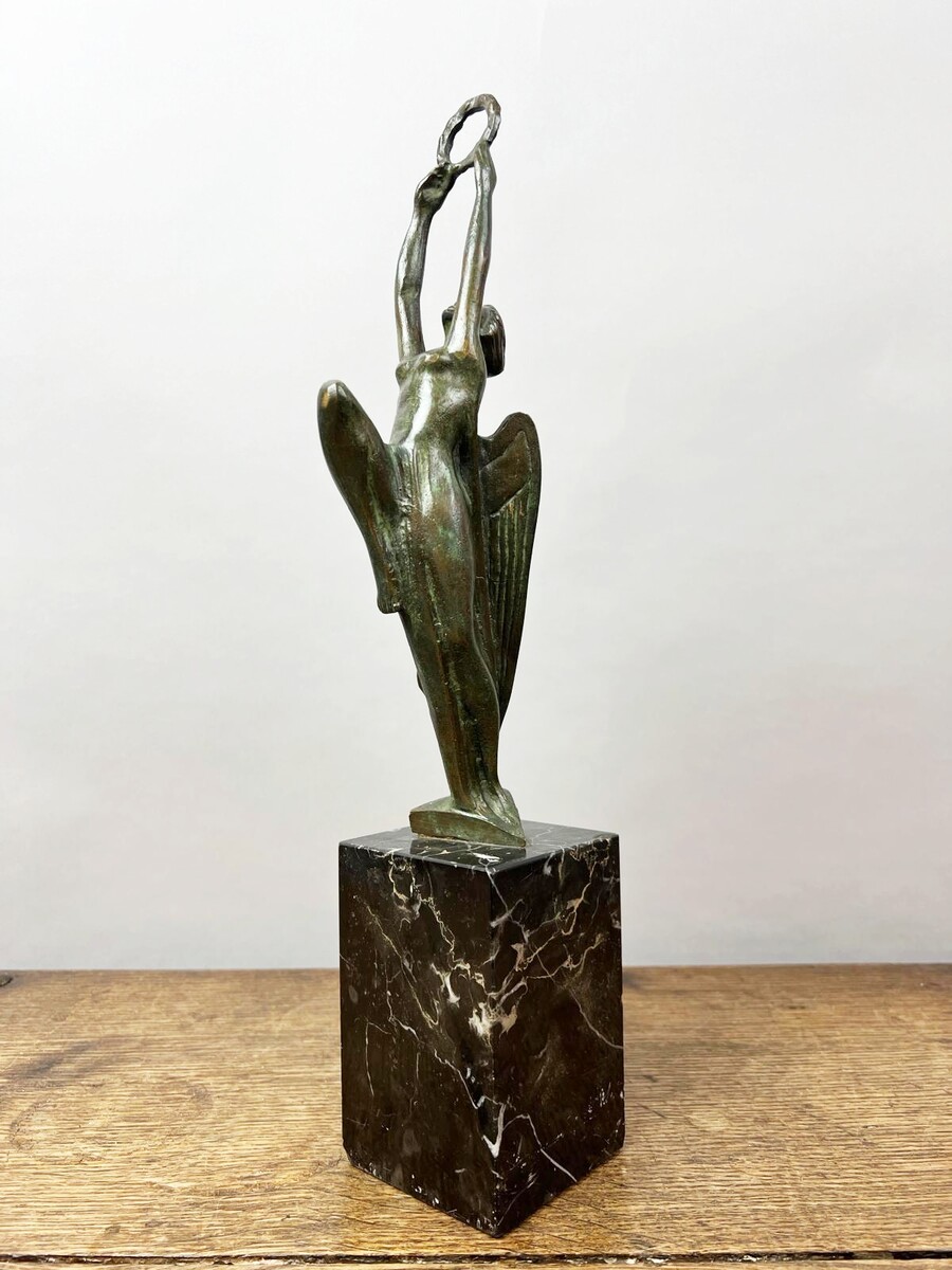 Bronze trophy, Art Deco, Italy
