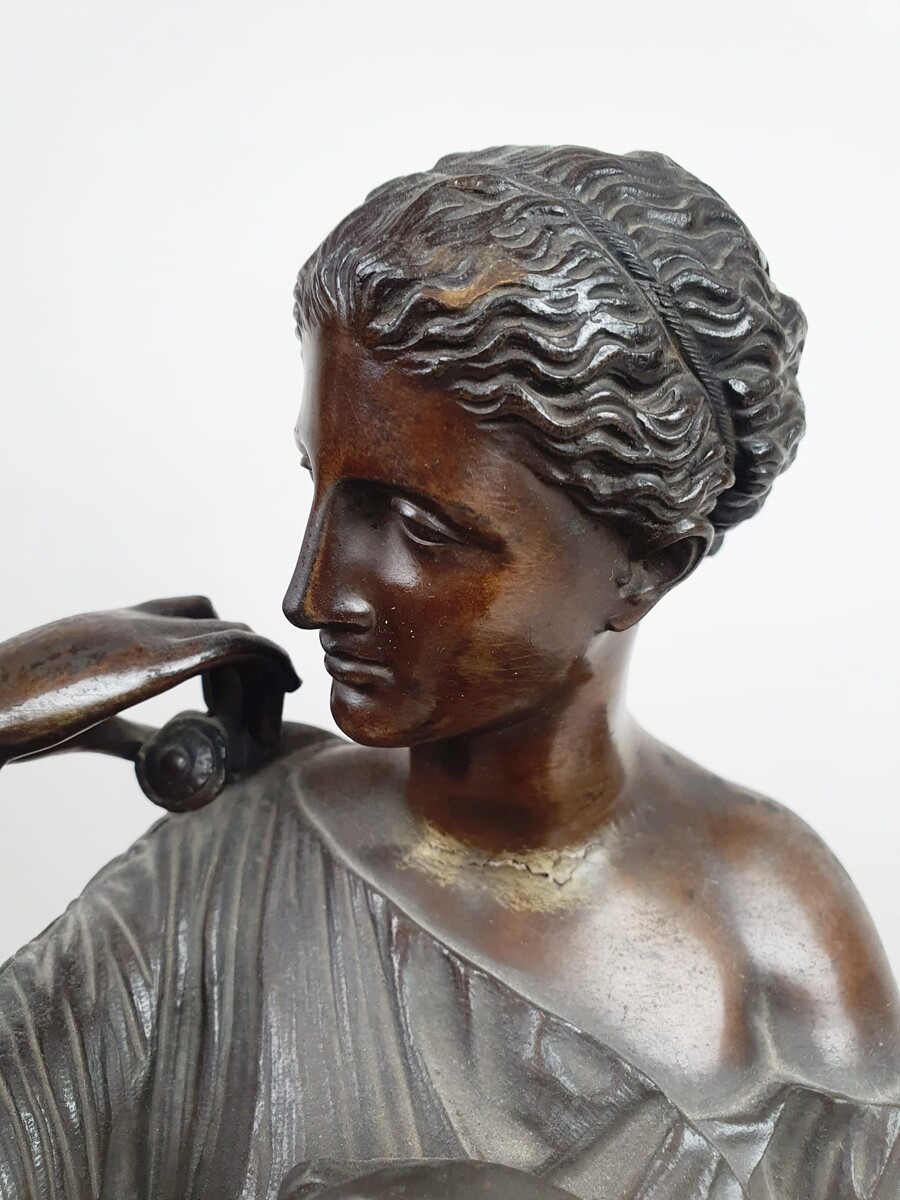 Bronze with brown patina representing Diane de Gabies - signed