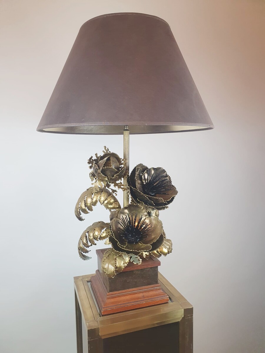 Brutalist lamp and its brass base, circa 1970