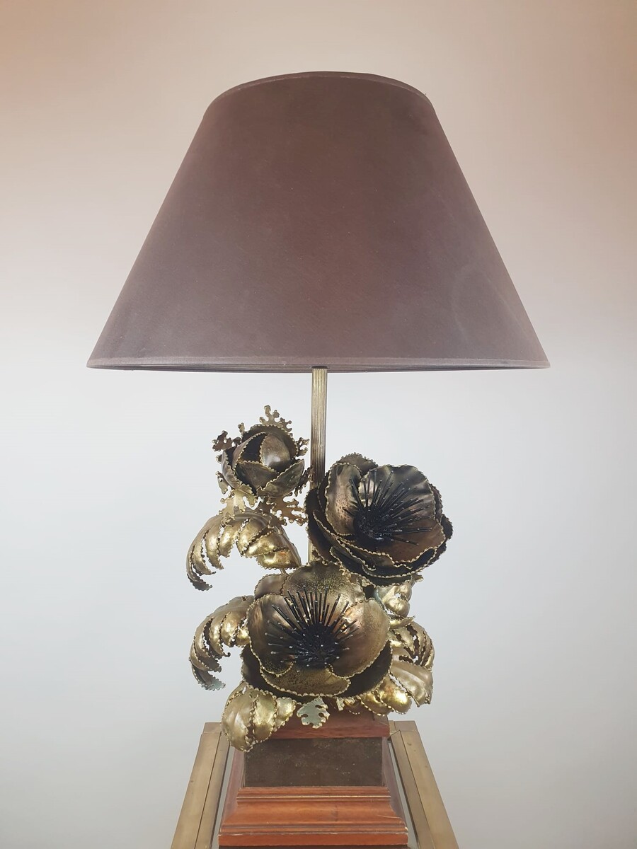 Brutalist lamp and its brass base, circa 1970