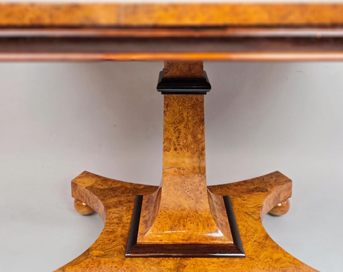 Burl elm pedestal table, 19th century, circa 1820