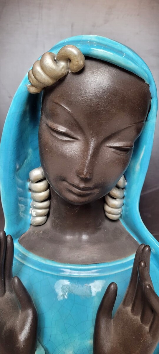 Bust of Madonna in black terracotta - Goldscheider