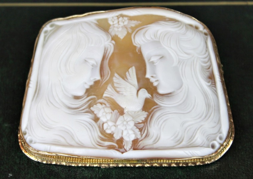 Cameo brooch