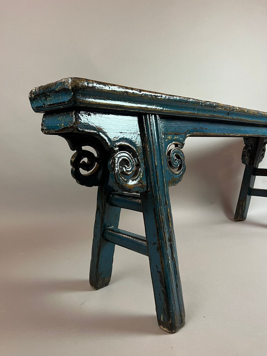Carved and blue lacquered wood bench, late 19th early 20th century