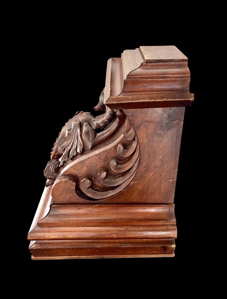 Carved wood architectural ornament - Neo-Gothic style