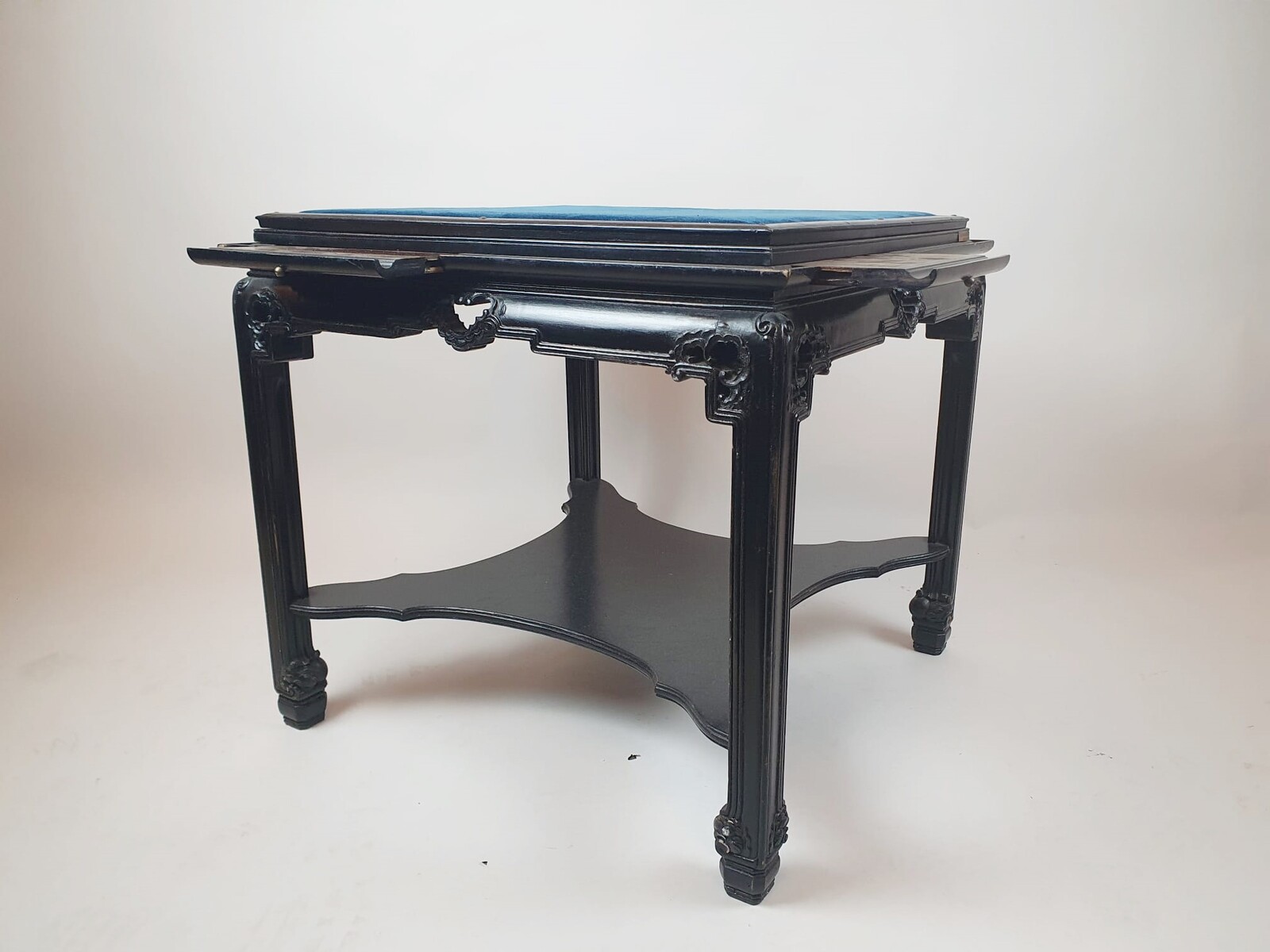 Chambon in Brussels, Japanese-style side table in blackened wood, early 20th