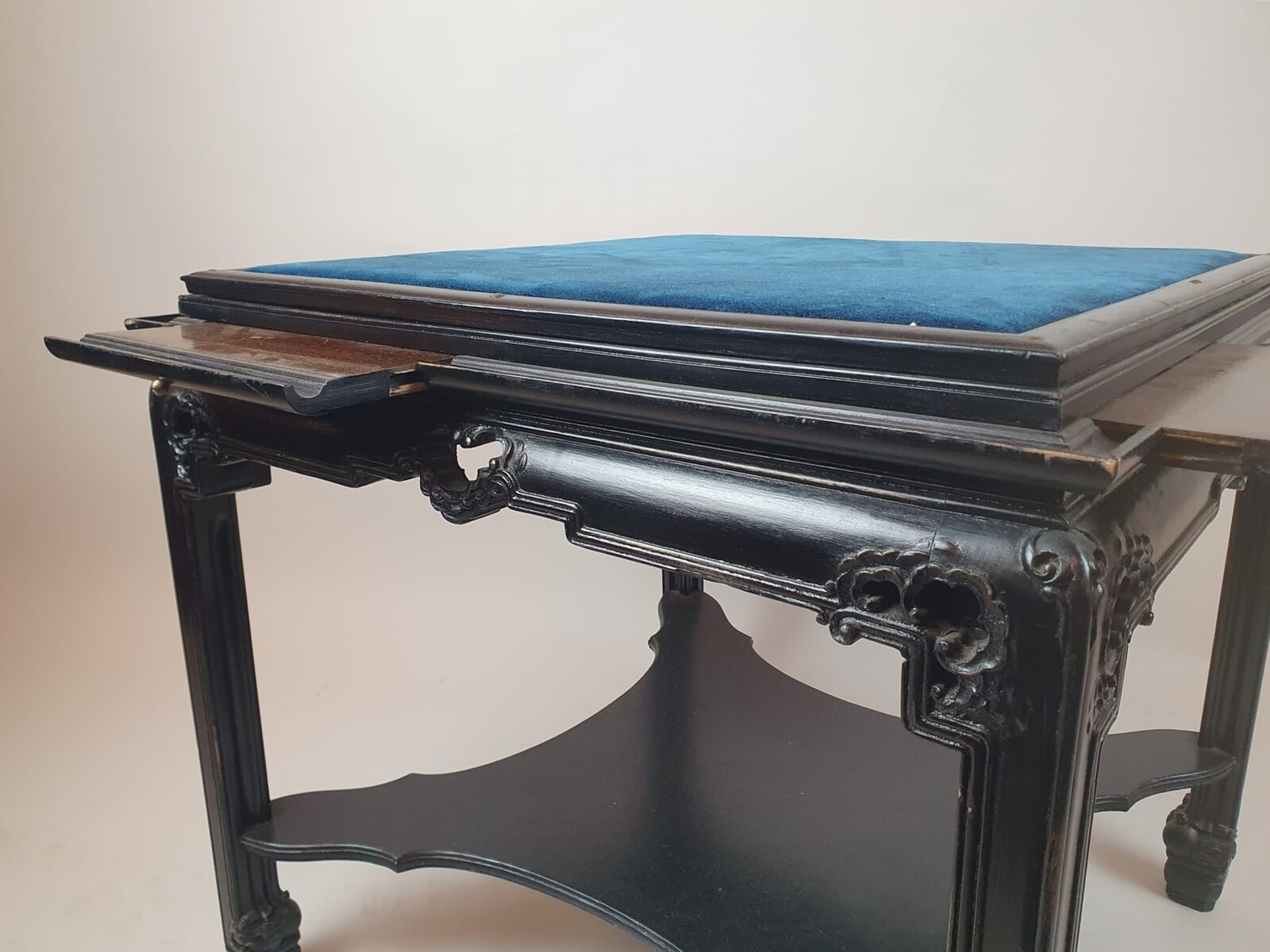 Chambon in Brussels, Japanese-style side table in blackened wood, early 20th