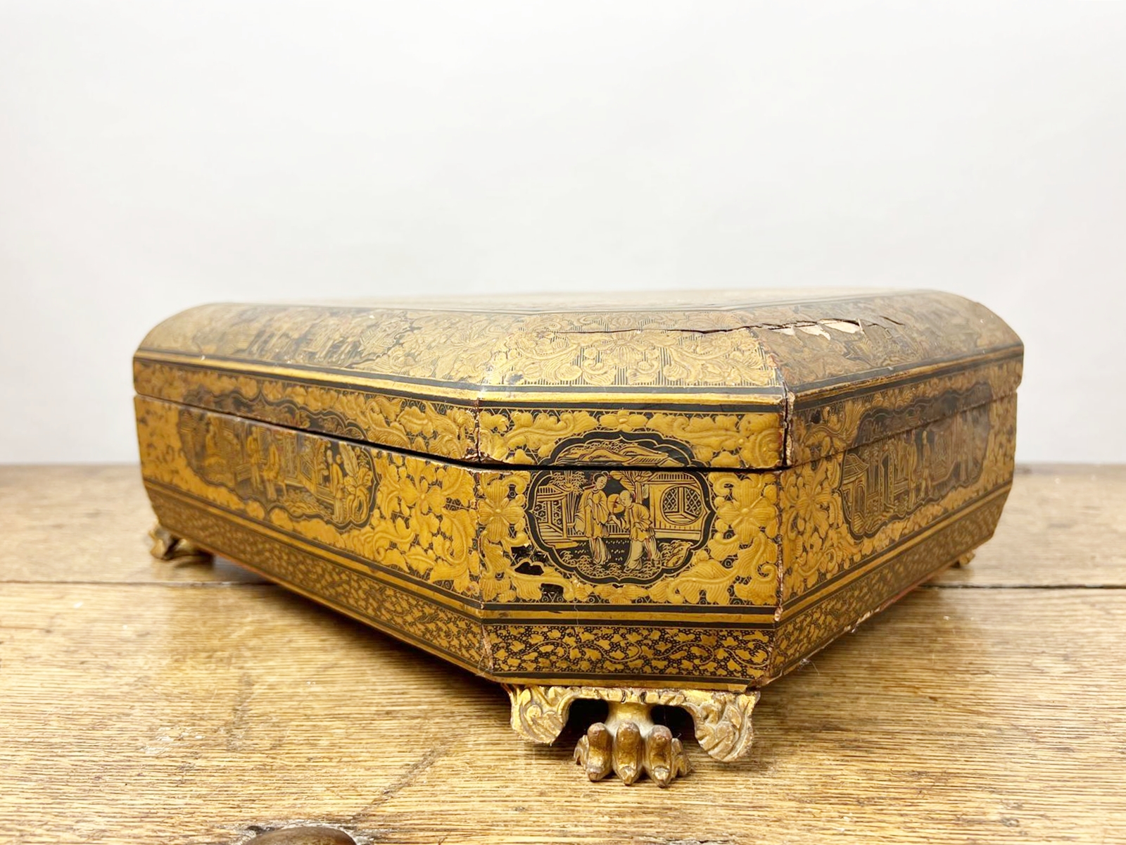Chinese game box in lacquered wood, 19th century