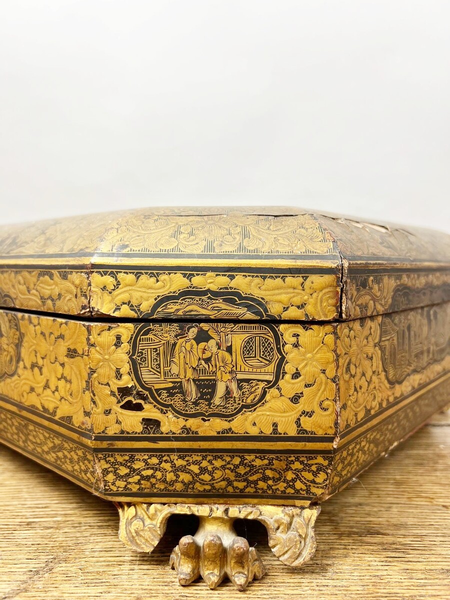Chinese game box in lacquered wood, 19th century