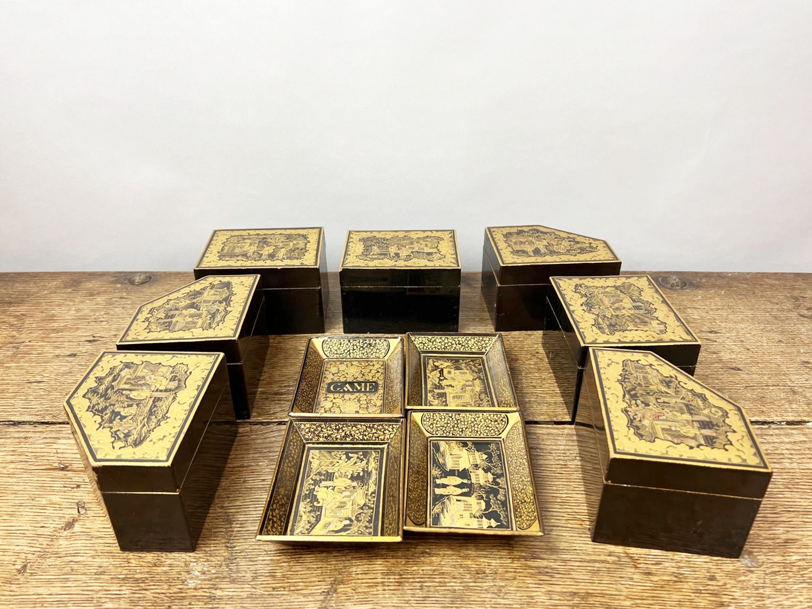 Chinese game box in lacquered wood, 19th century