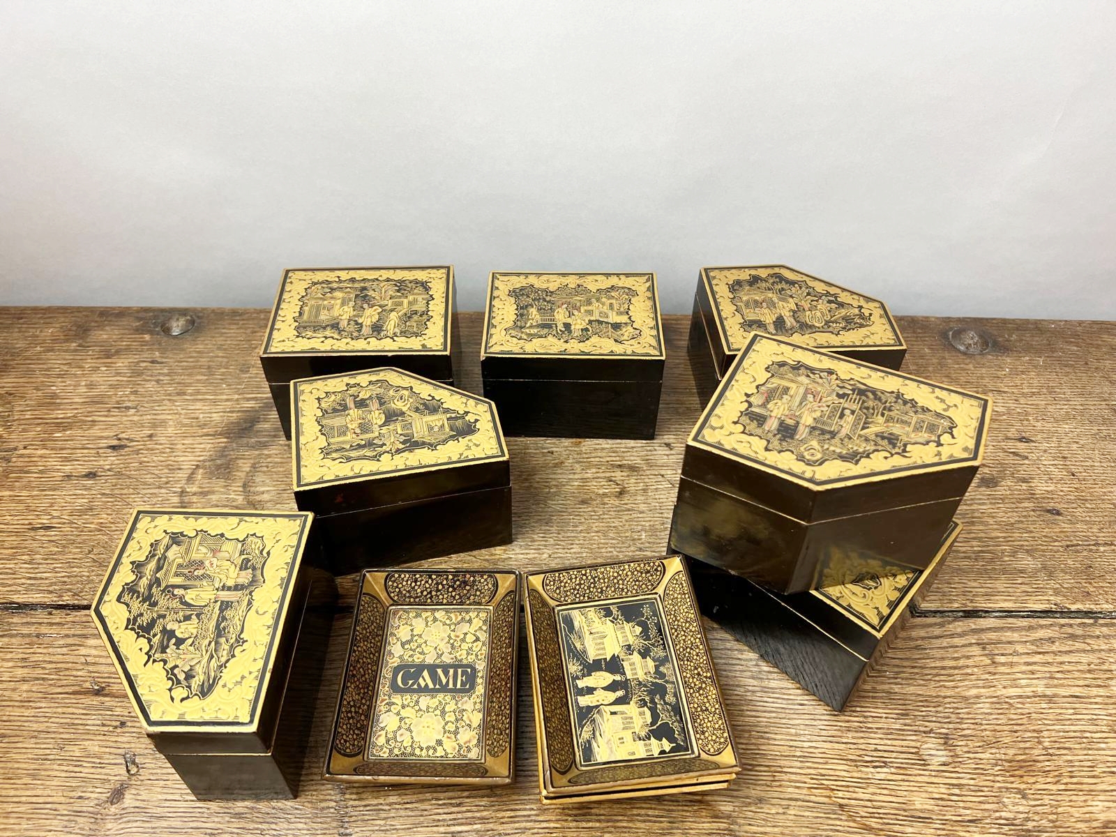 Chinese game box in lacquered wood, 19th century