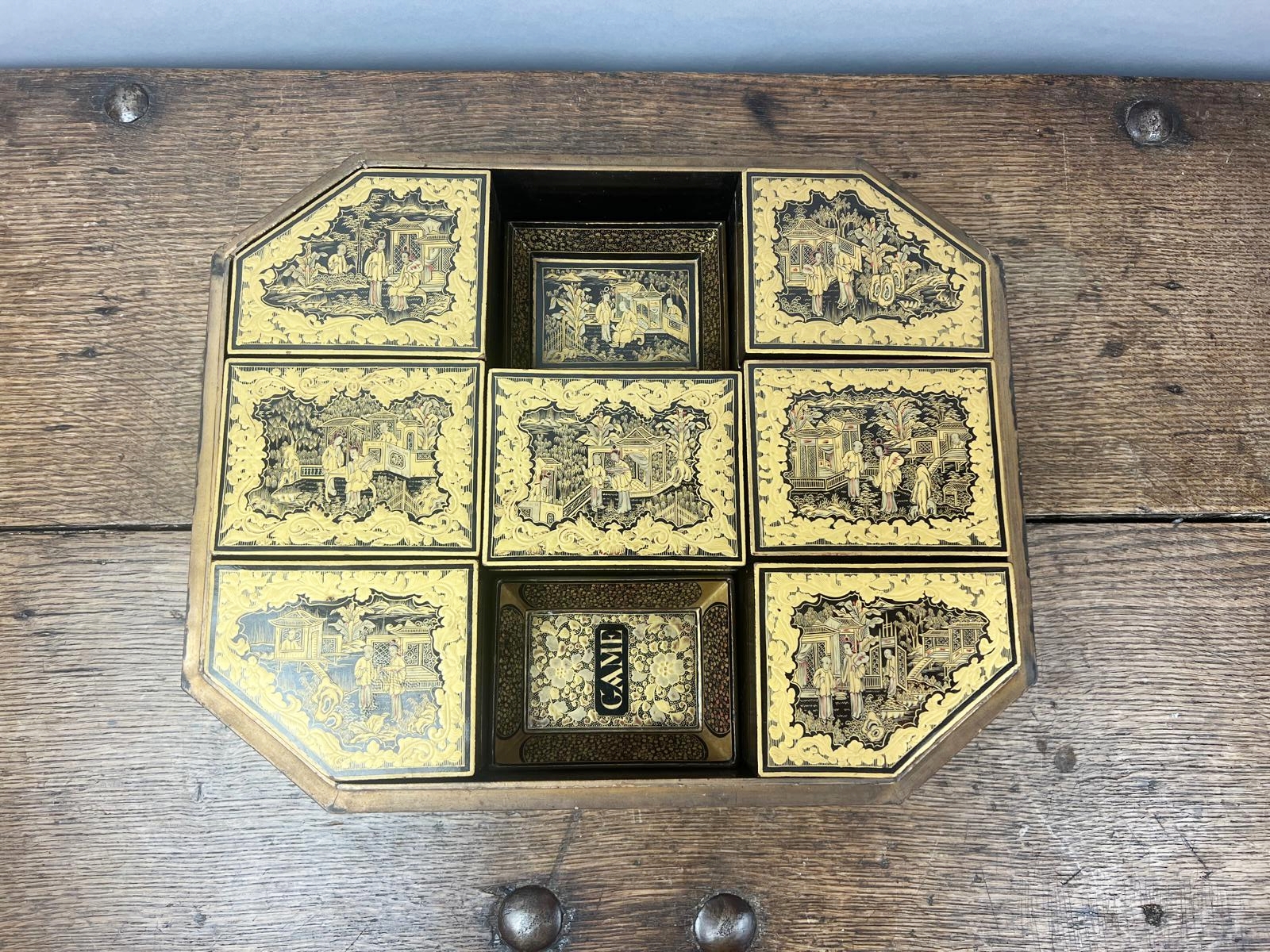 Chinese game box in lacquered wood, 19th century
