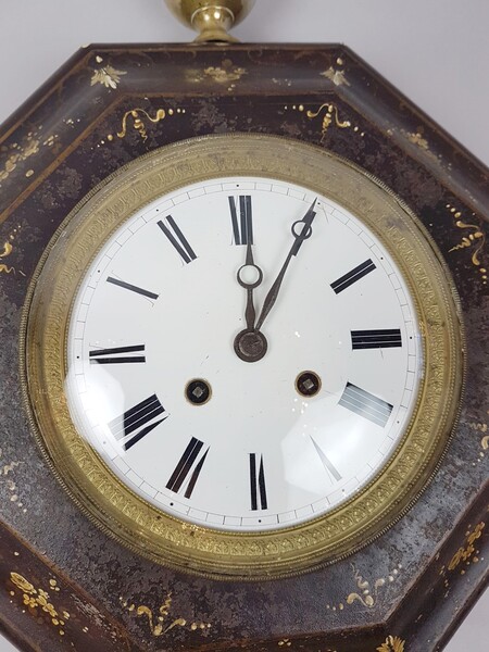 Clock in painted sheet metal from the Restoration period