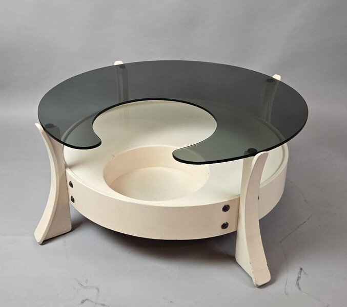 Coffee table in white lacquered wood with a smoked glass top, 1970