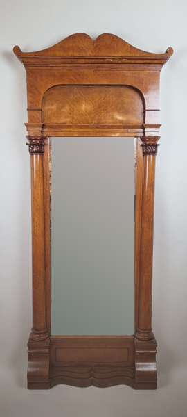 Column mirror in walnut and walnut veneer