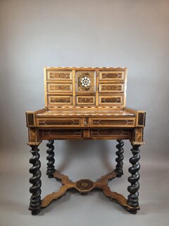Desk, cabinet, in rosewood, walnut and mahogany, bone ornamentation, Flanders late 18th