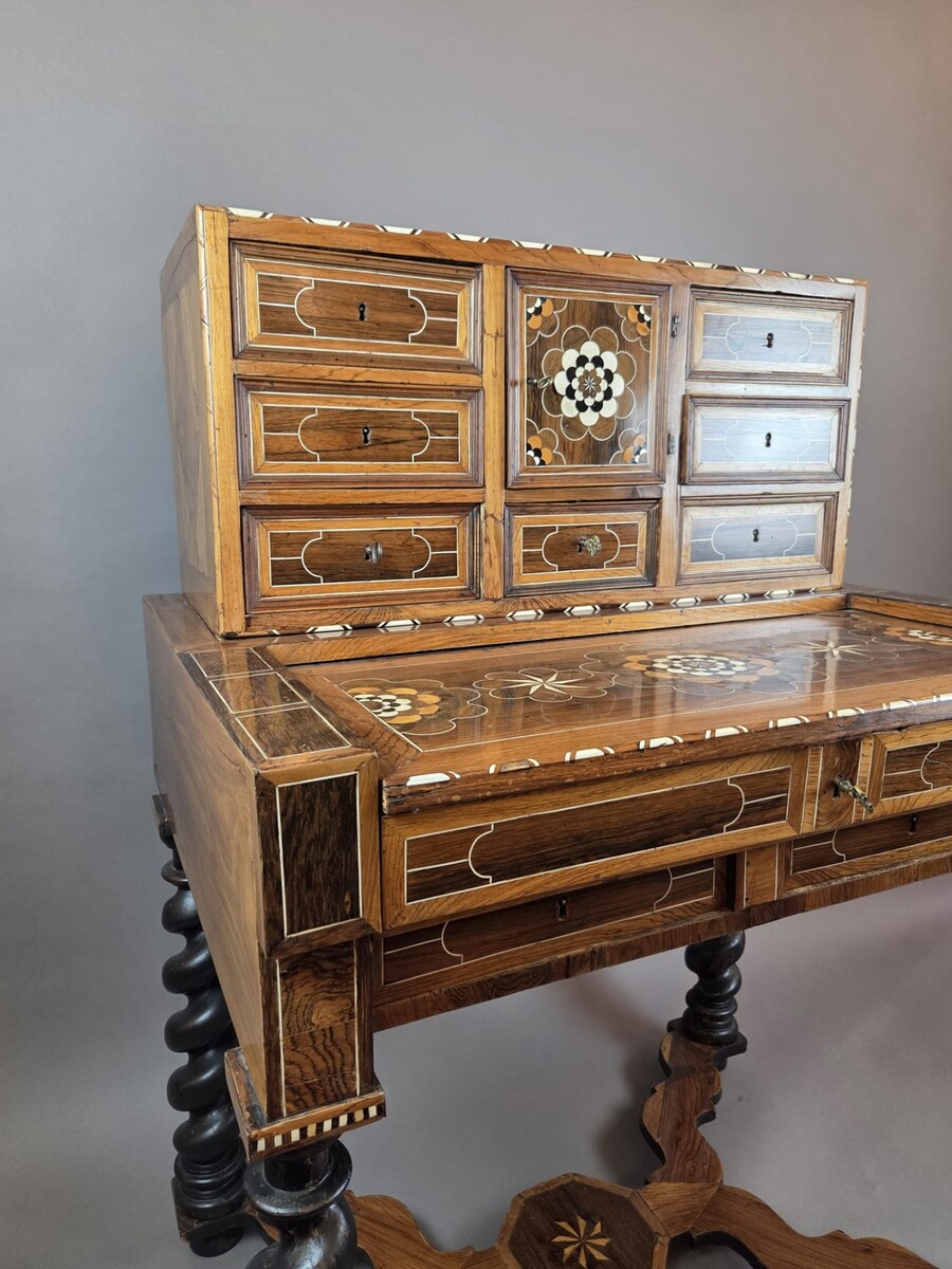 Desk, cabinet, in rosewood, walnut and mahogany, bone ornamentation, Flanders late 18th