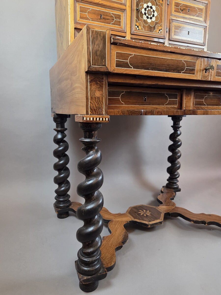 Desk, cabinet, in rosewood, walnut and mahogany, bone ornamentation, Flanders late 18th
