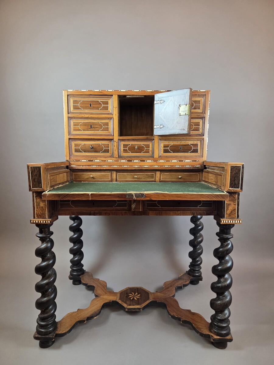 Desk, cabinet, in rosewood, walnut and mahogany, bone ornamentation, Flanders late 18th
