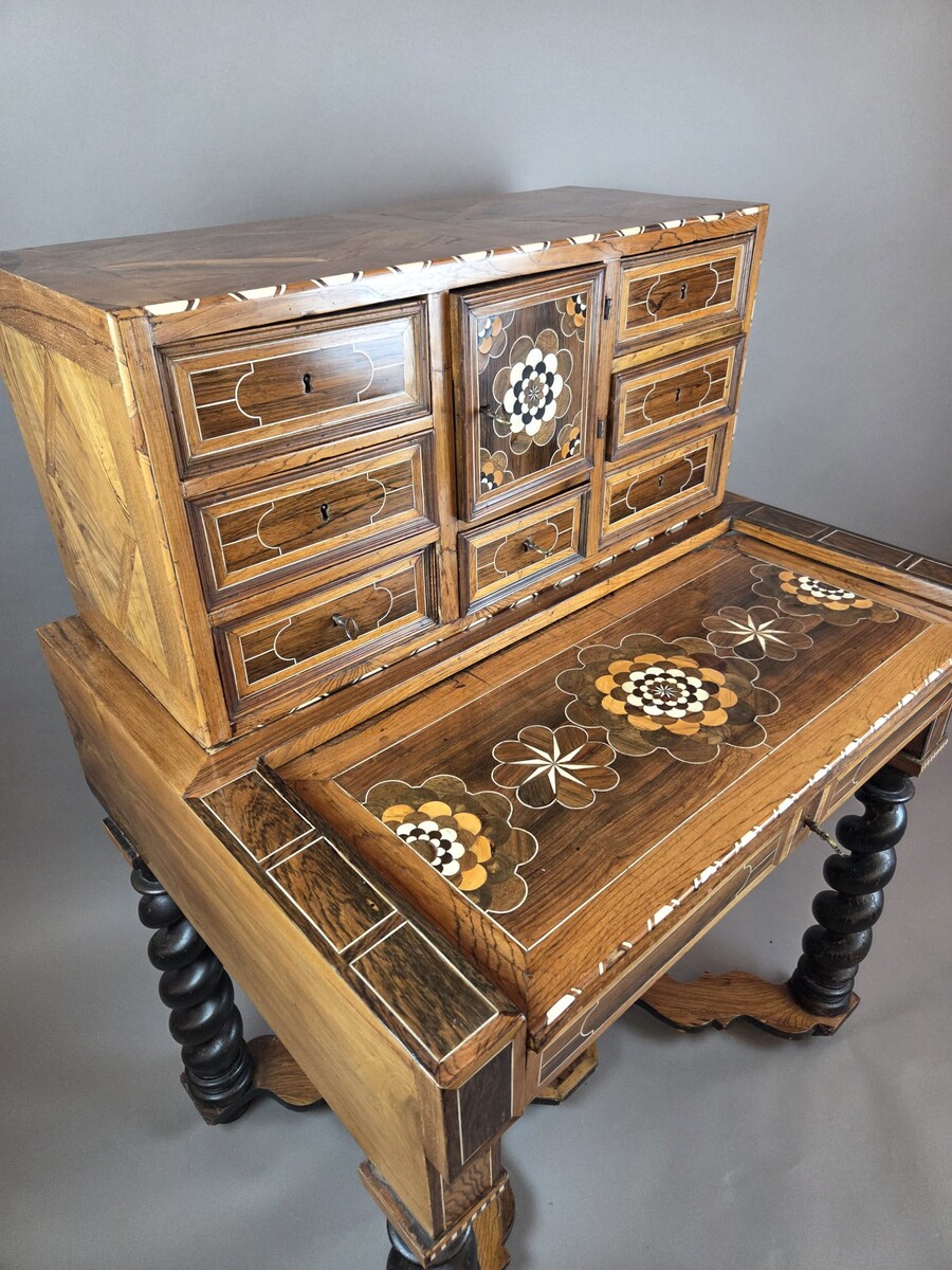 Desk, cabinet, in rosewood, walnut and mahogany, bone ornamentation, Flanders late 18th