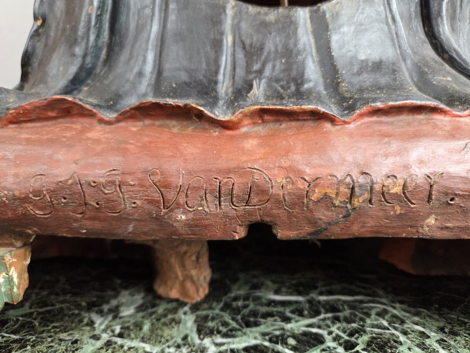 Dignitaire Chinois articulé en terre cuite polychrome, début 19th