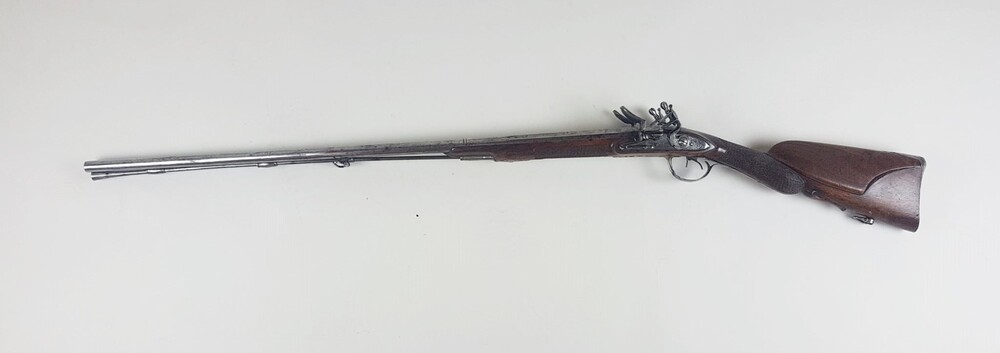 Elegant and long flintlock hunting rifle, 2nd half of the 18th