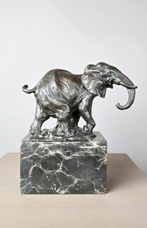 Éléphant en bronze sur socle en marbre, Milo