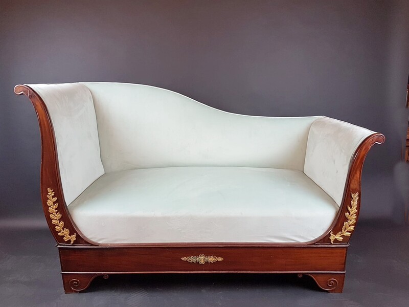 Empire daybed in mahogany and gilt bronze