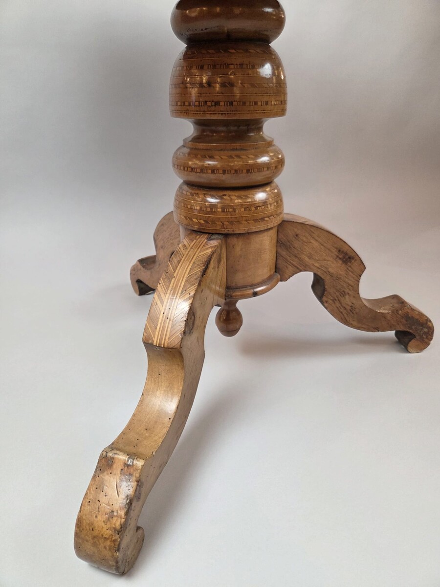 Finely inlaid side table, 19th