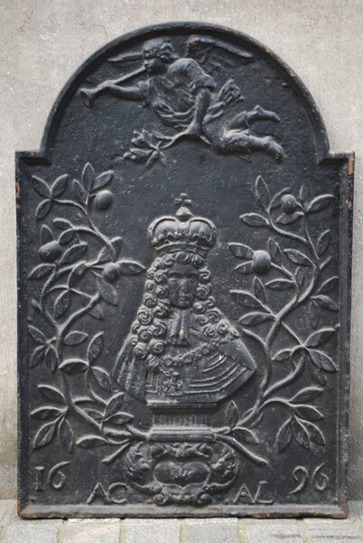 Fireplace plate, dated 1696