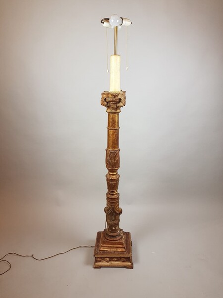 Floor Lamp In Carved Wood With Golden Patina, 19th