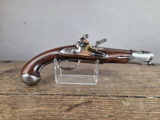 French cavalry pistol, model An 2, revolutionary manufacture